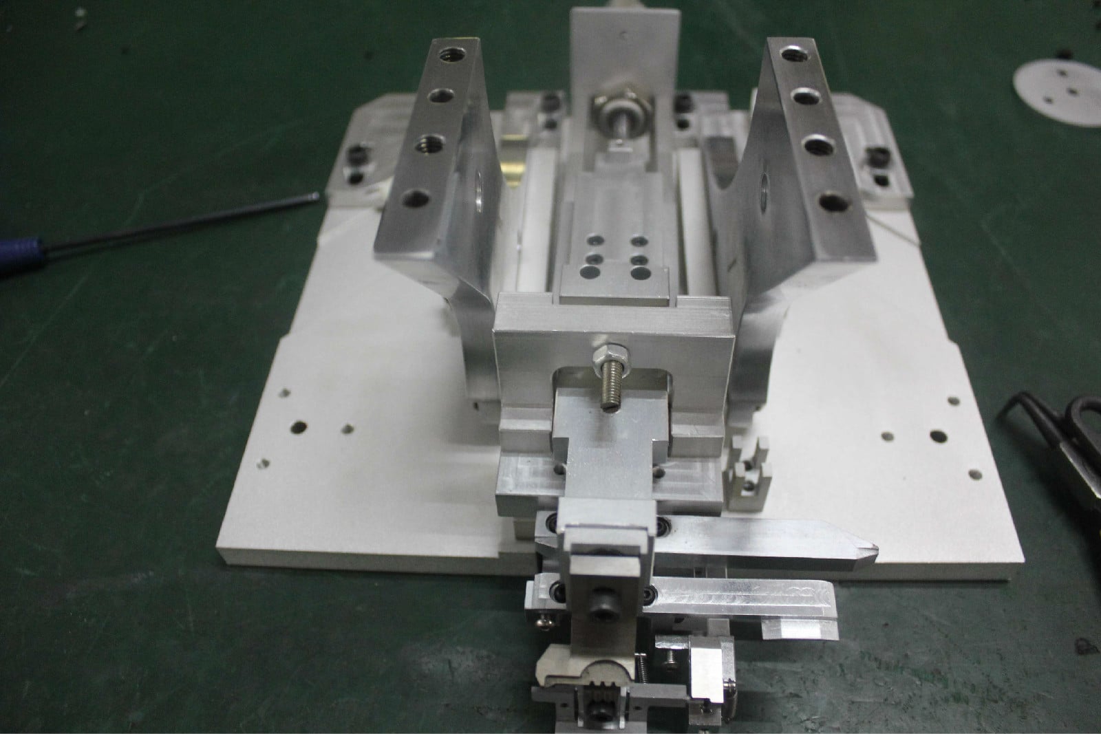 The S-3000 Radial Auto Insertion Machine - 图片 5