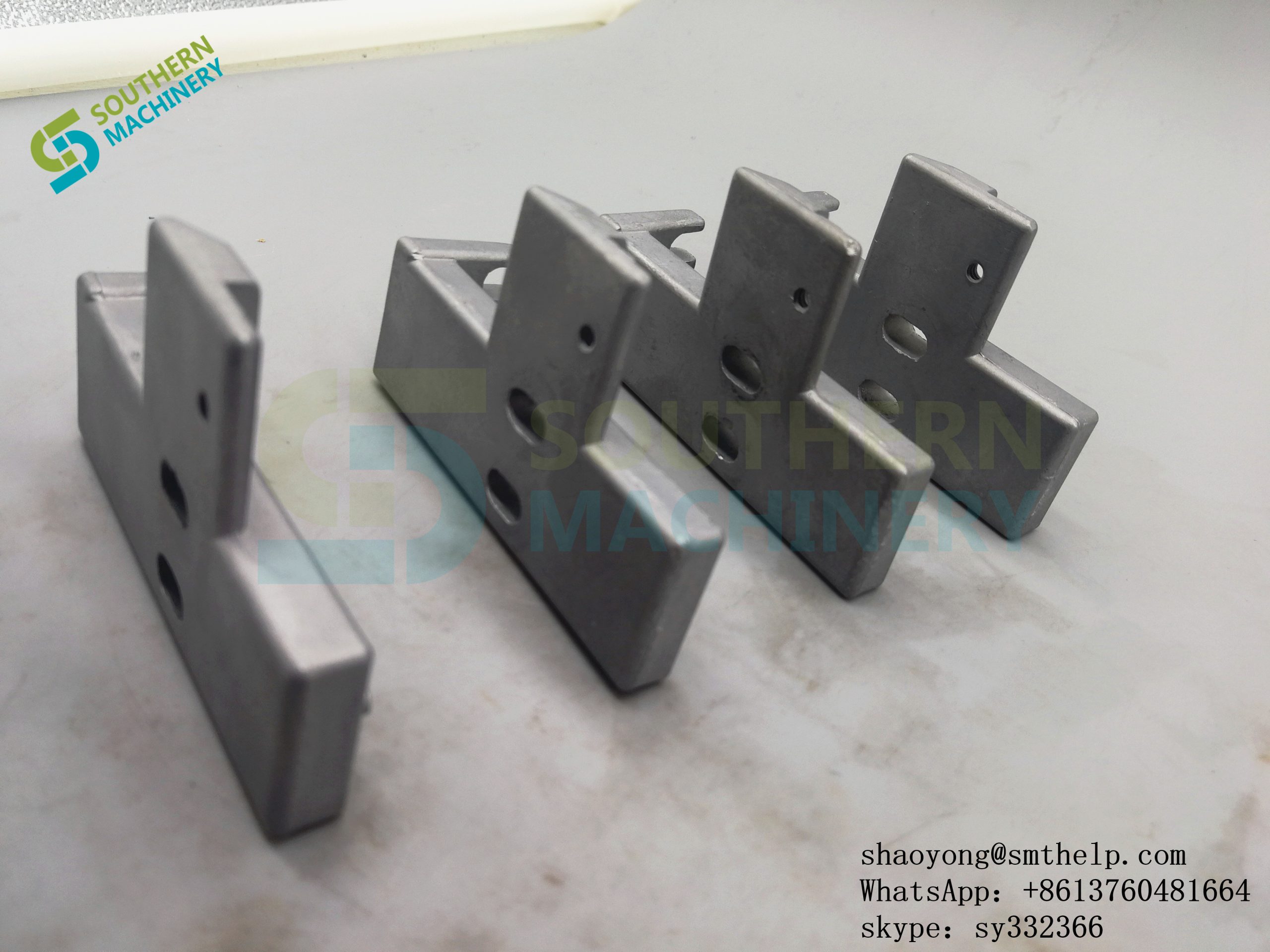 UIC 52561801 HOLDER CUTTER ( FEEDER RL8 ) / Universal Instruments AI Spare Parts.