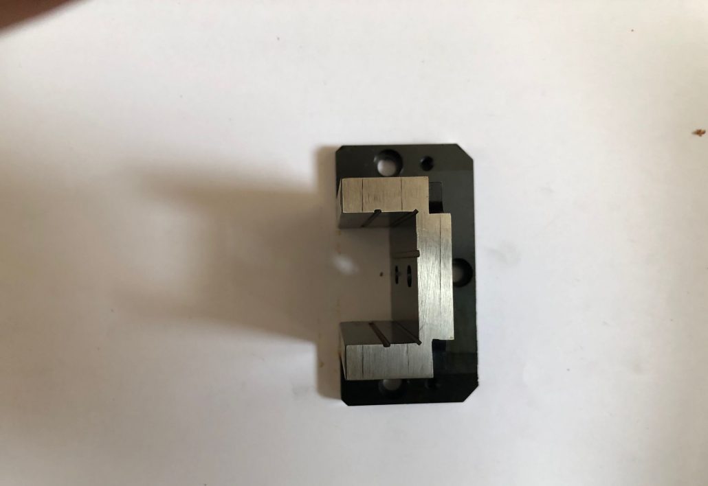 565044 ，GUIDE BRACKET