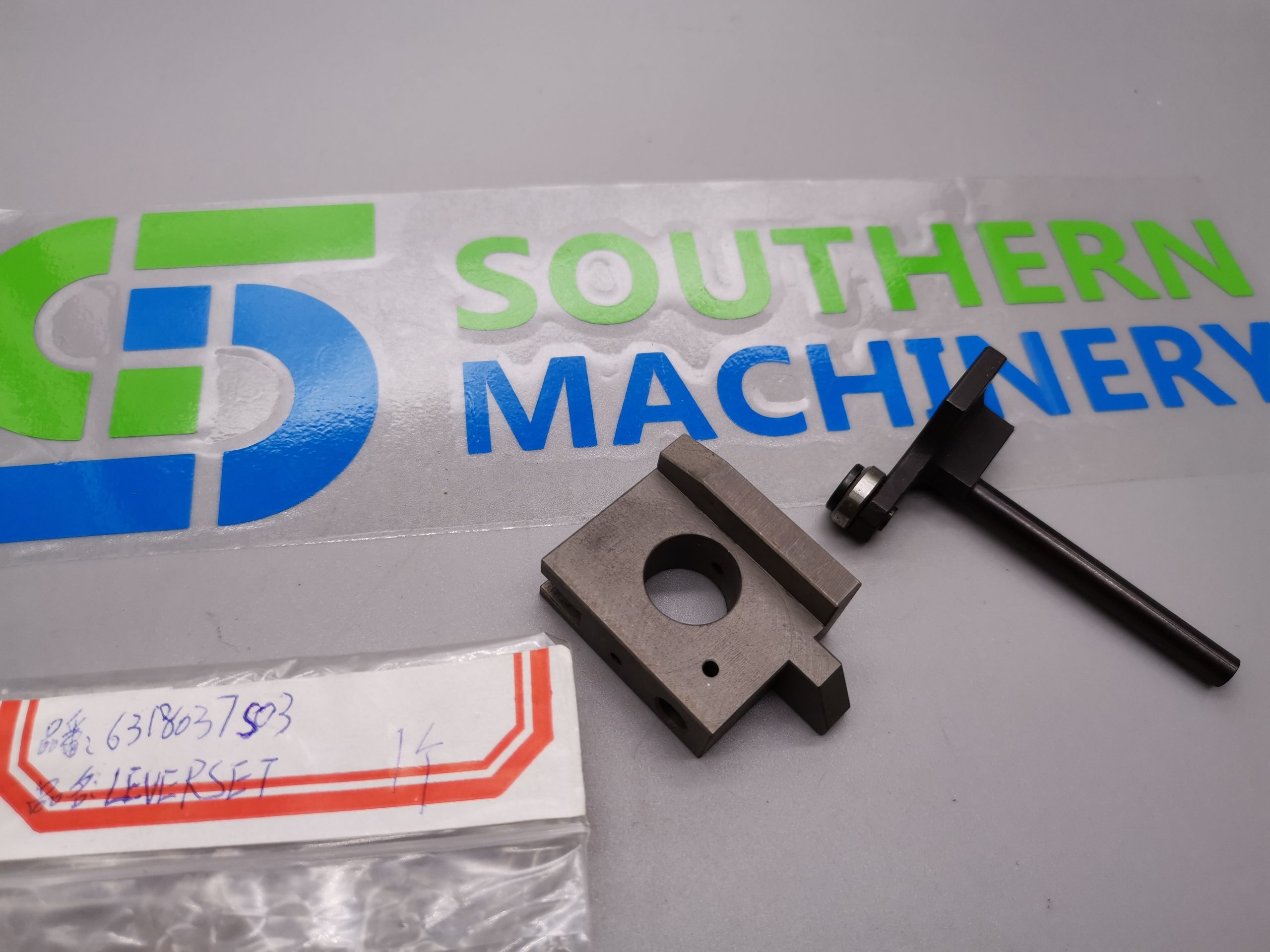 6318037S03 Lever set